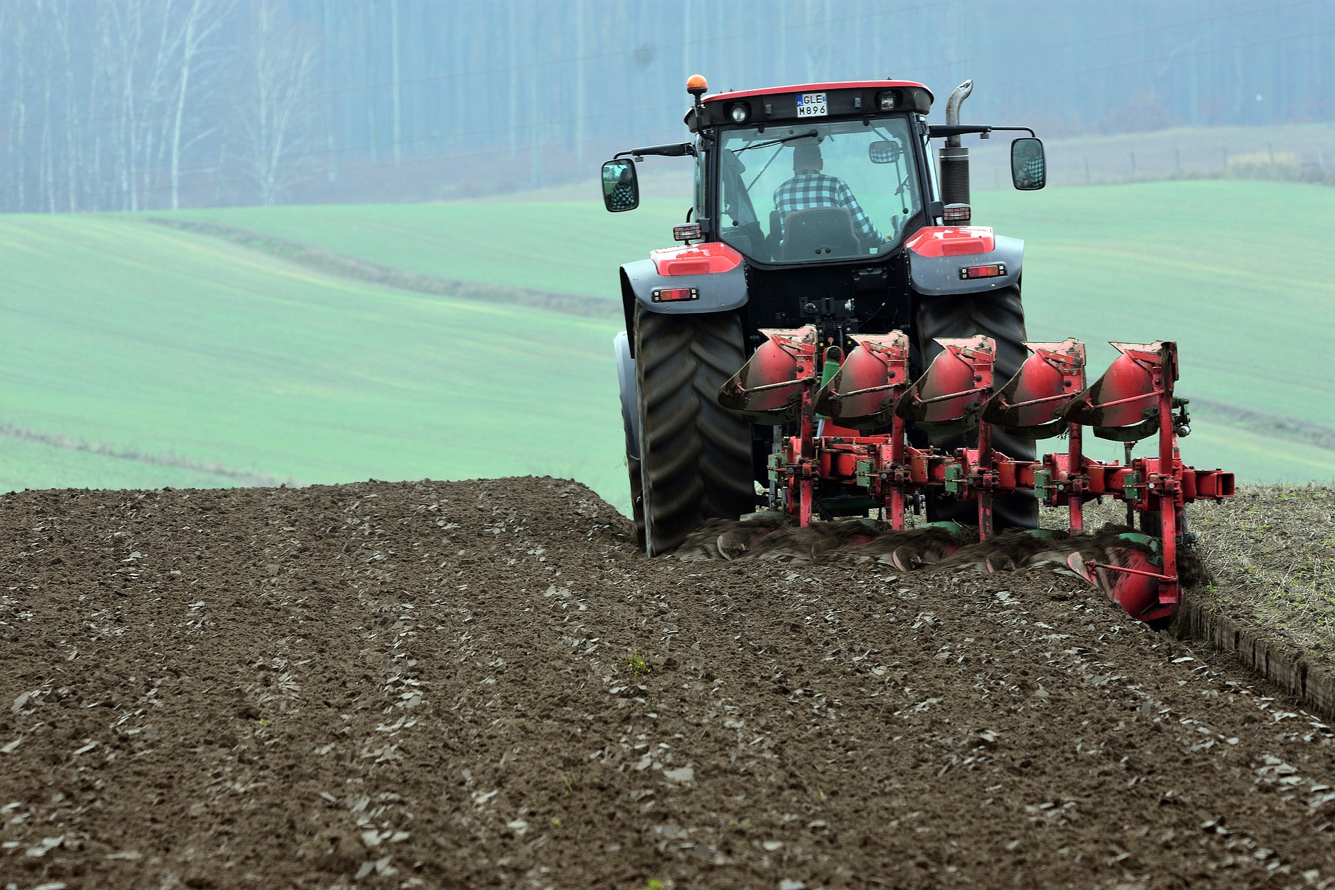 Aratura tractor 5765800 1920